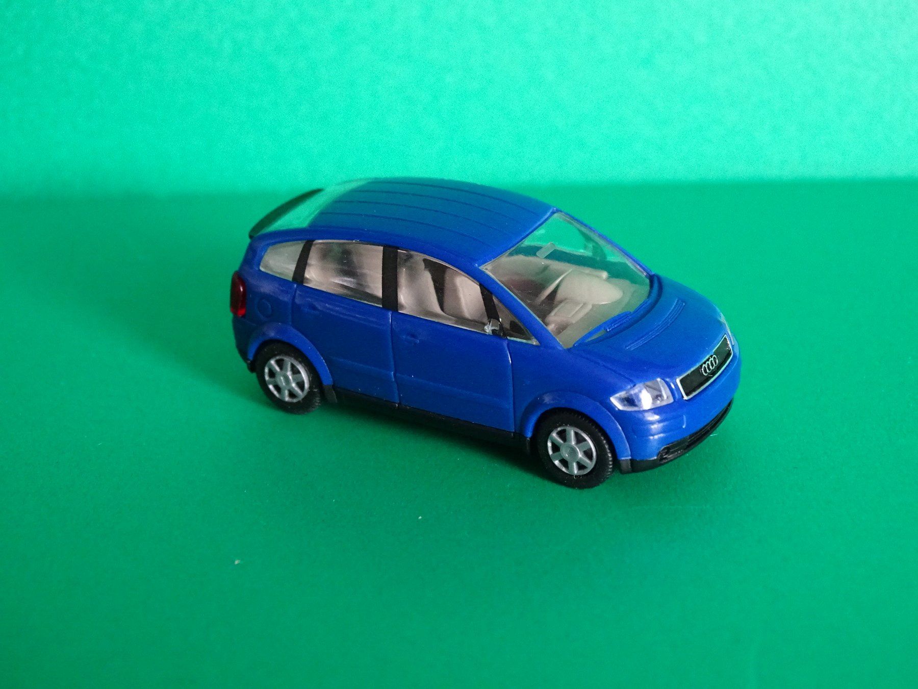 Rietze Modellini d'auto: Audi A2 von Rietze 1/87 – Usato da Bretzwil venduto da Meex 1