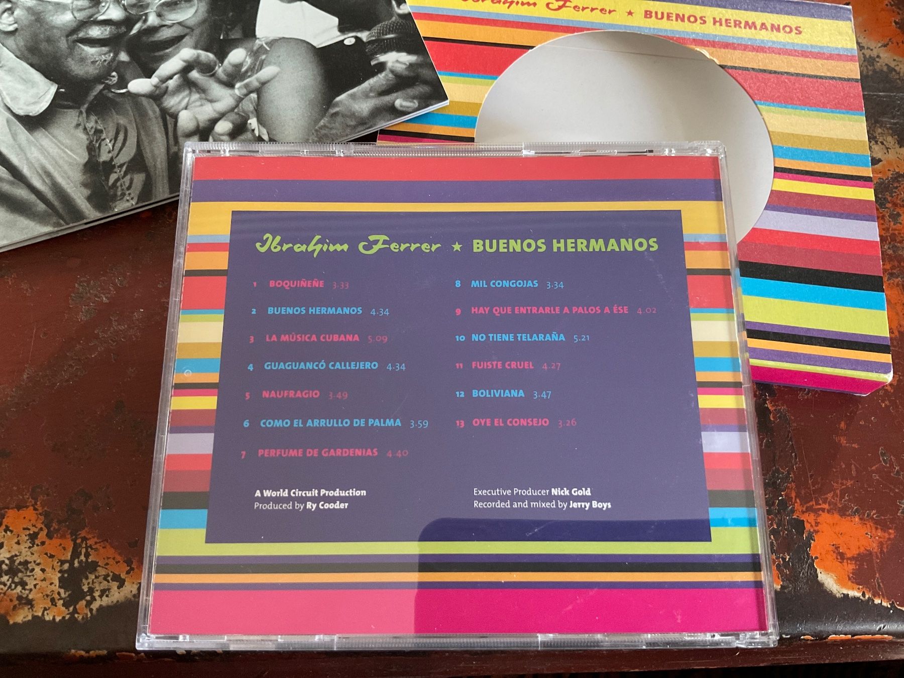 CD: Ibrahim Ferrer Buenos Hermanos CD – Usato da Delémont venduto da vinylfreak01 1