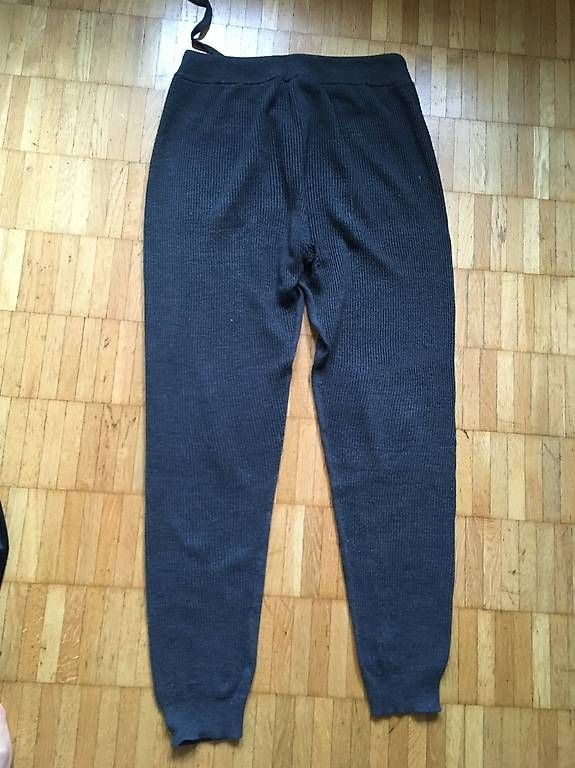 Pantaloni: Jogging-Hose Anthrazit Zara, Grösse S – Usato da Saas-Grund venduto da BuenosAires03 2