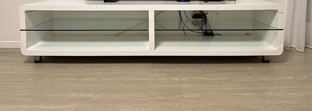 Kommoden: Fernsehkomode – Gebraucht aus Regensdorf von .M.Z.