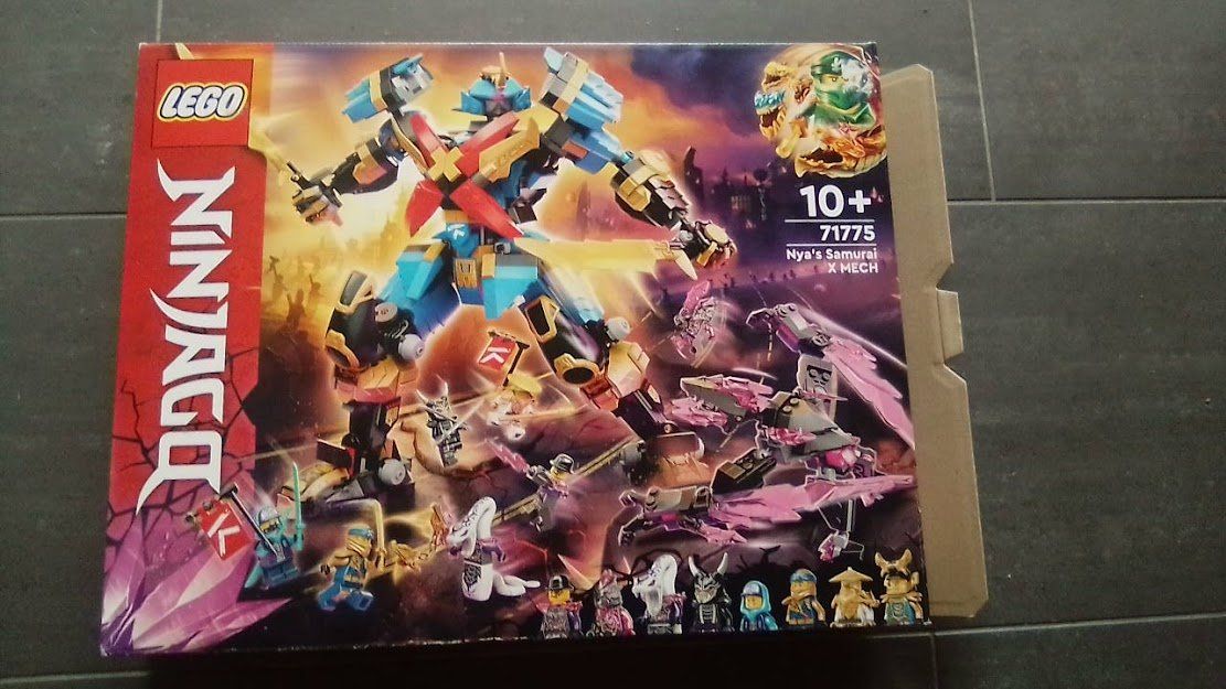 Lego Spielzeuge: Lego Ninjago Nya's Samurai X – Gebraucht aus Schiers von  6