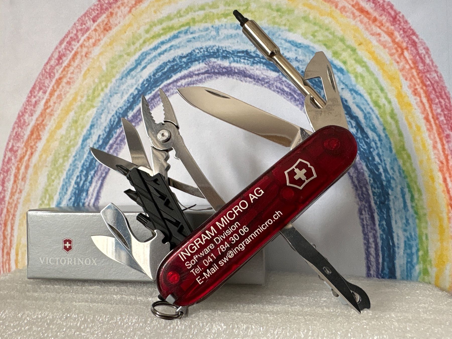Victorinox Couteaux de poche: VICTORINOX - Cyber Tool M - Sackmesser - INGRAM MICRO AG – D'occasion à Andwil SG par Rainboli