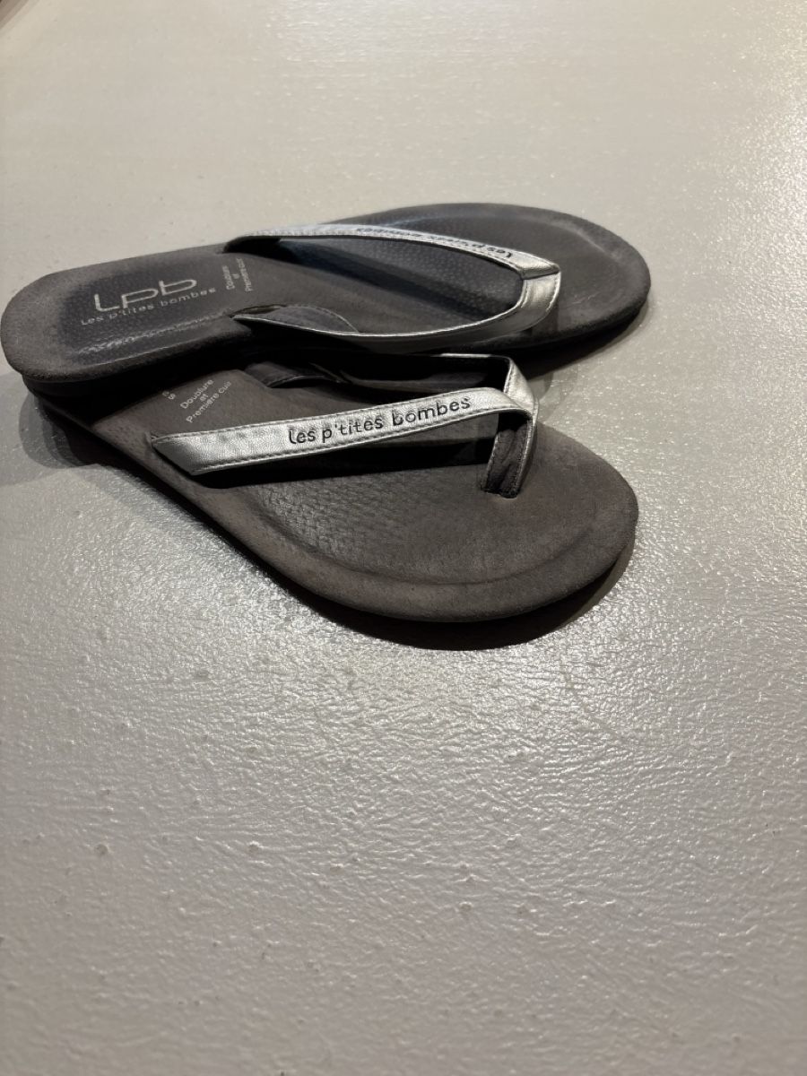 Scarpe da donna: Tong  – Nuovo (secondo la descrizione) da Uvrier venduto da lou_dhk8
