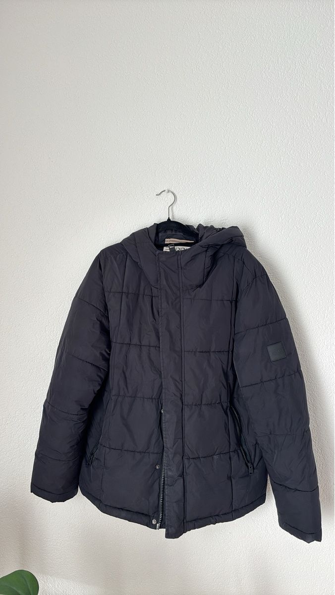 Jacken: Veste matelassée noir, capuche – Gebraucht aus Prilly von hei_5q56