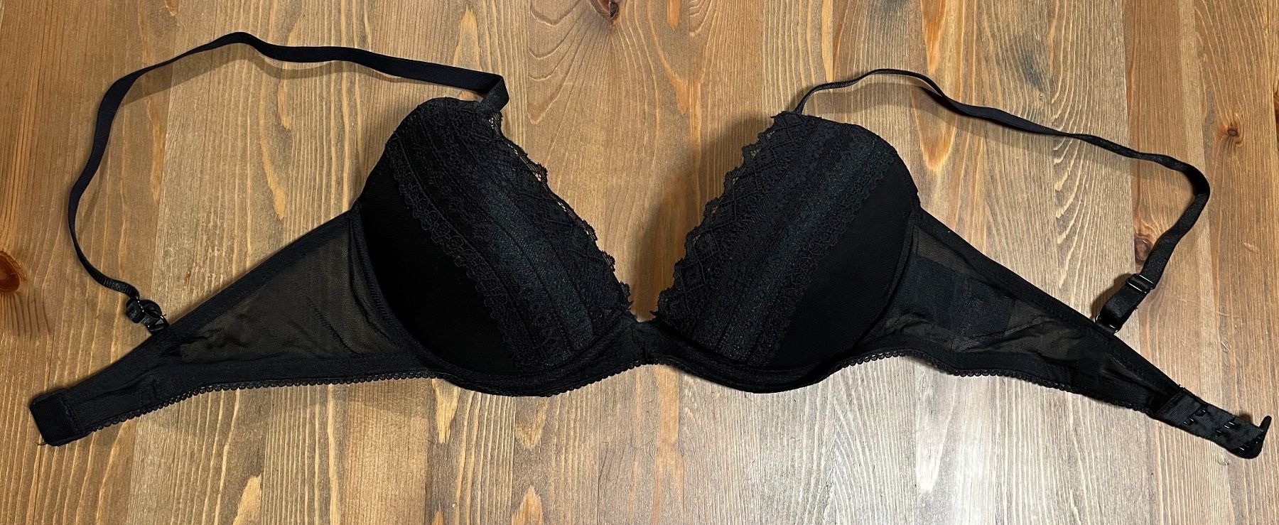 H&M Altra biancheria intima: H&M BH - Grösse 75C - Schwarz – Usato da Altdorf UR venduto da Mini037 1