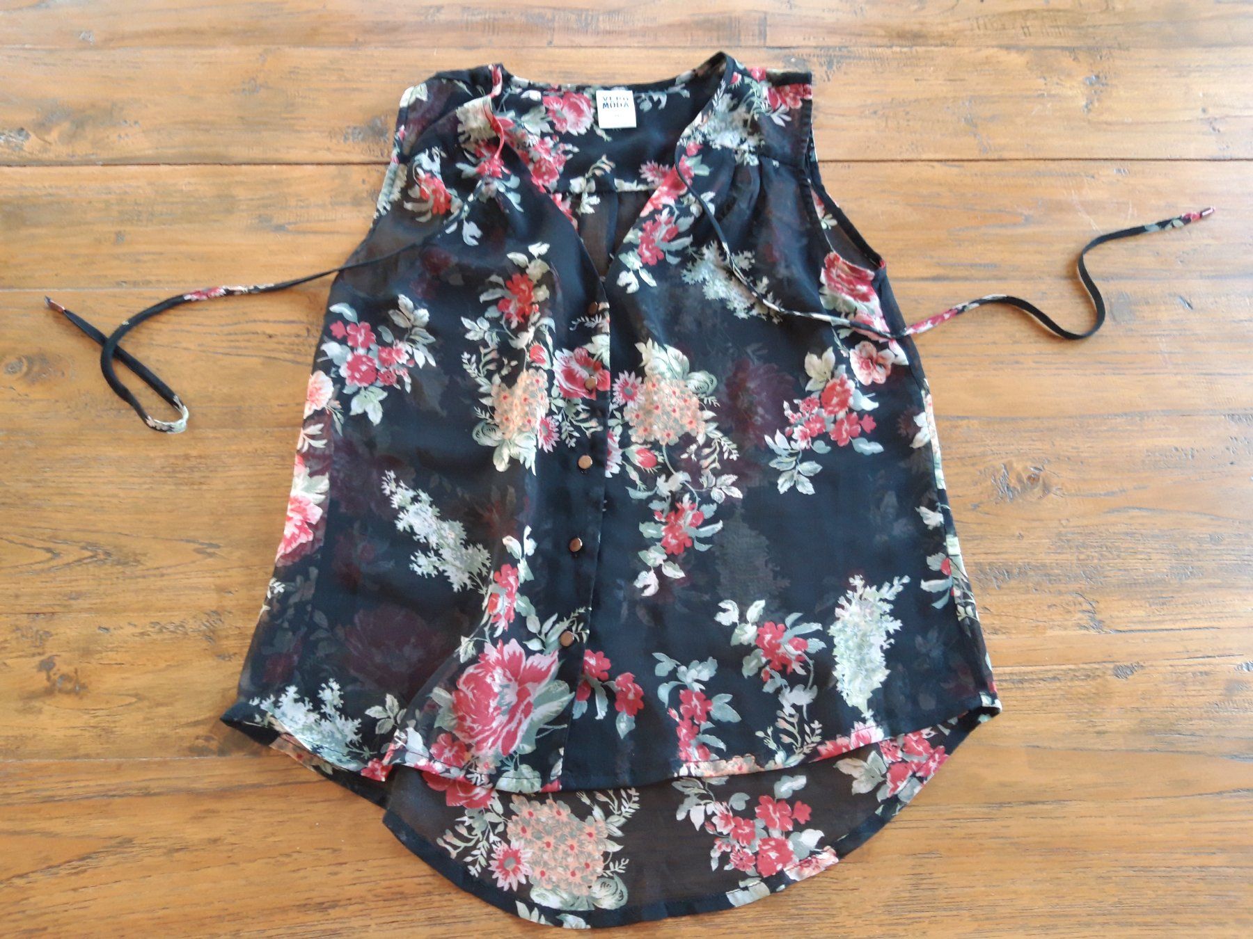 Vero Moda Tops: Bluse Top Vero Moda Blumen Floral ärmellos Boho – Gebraucht aus Feuerthalen von tanatha_st 1