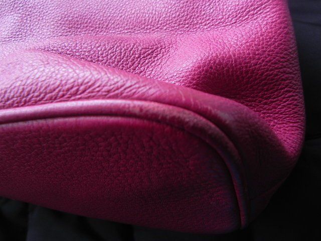Michael Kors Borse da donna: MICHAEL KORS MK Leder Beutel Tasche magenta/silber gepflegt – Usato da Basel venduto da FRAU.ZAUBER.MOND 7