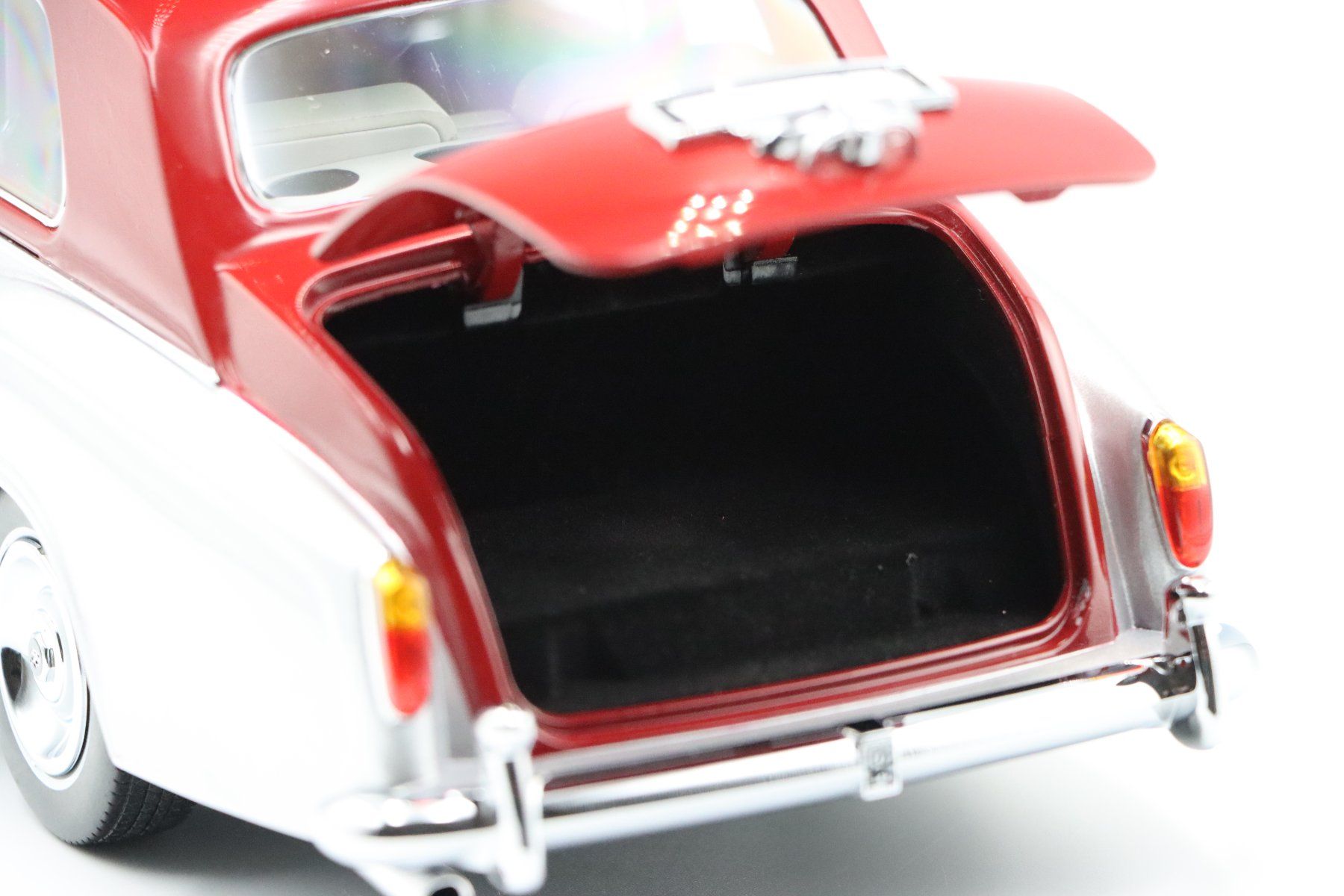 Rolls Royce Modellautos: Rolls Royce Phantom VI EWB 1968 1:18 Kyosho – Neu und originalverpackt aus Bühl b.Aarberg von modelldiecast 7