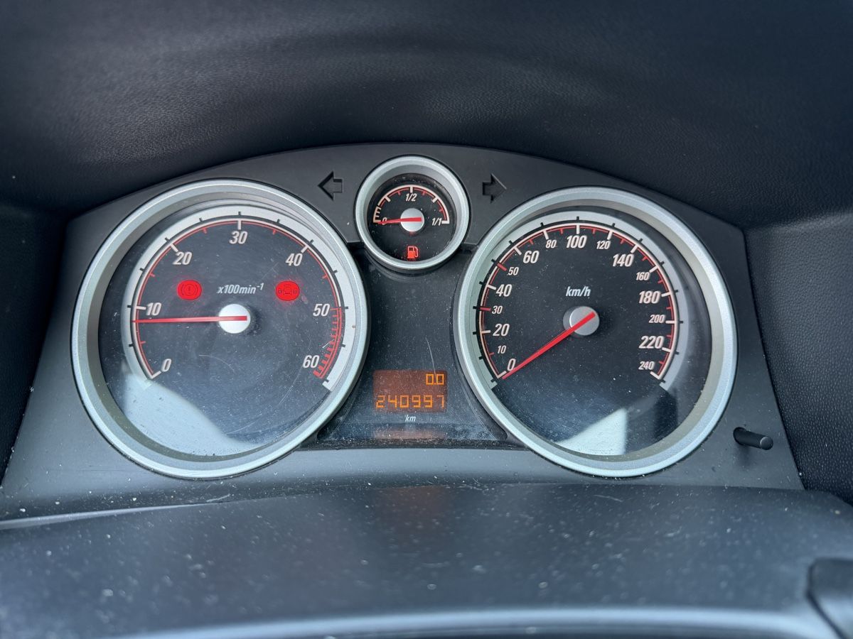Opel Automobili: Opel Astra 1.9 Diesel B04 – Usato da Mollis venduto da BSL10 7