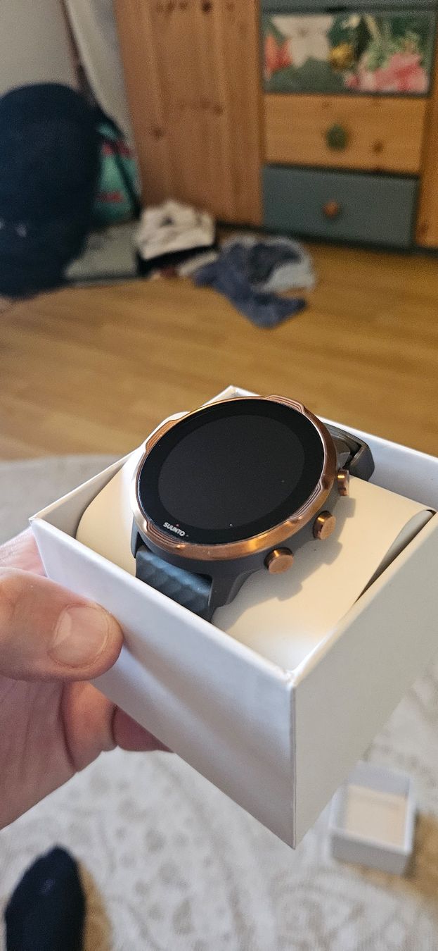 Suunto Smartwatch: Suunto 7 – Nuovo e nell'imballaggio originale da Sion venduto da Colorblind 2
