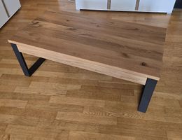 Couchtisch massiv Holz mit Schublade (NEU, unbenutzt)