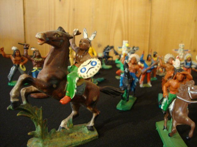 Lot Figurines Cowboys Et Indiens Far West - DDR - échelle 1:32 (60mm) - BECK HOPF BAYER