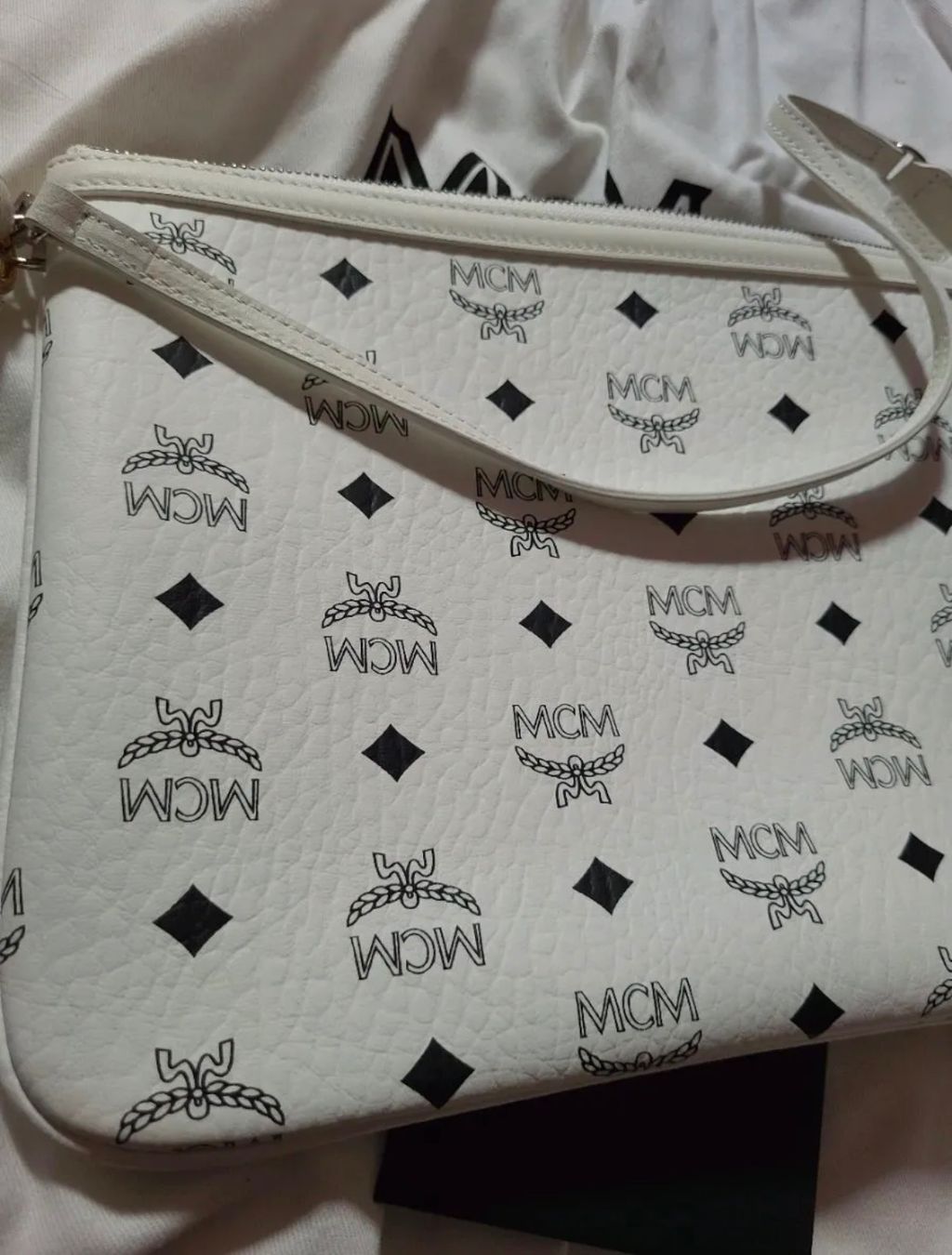 Mcm Taschen für Damen: MCM Pochette weiss – Neu (gemäss Beschreibung) aus Triesen von atos87 1