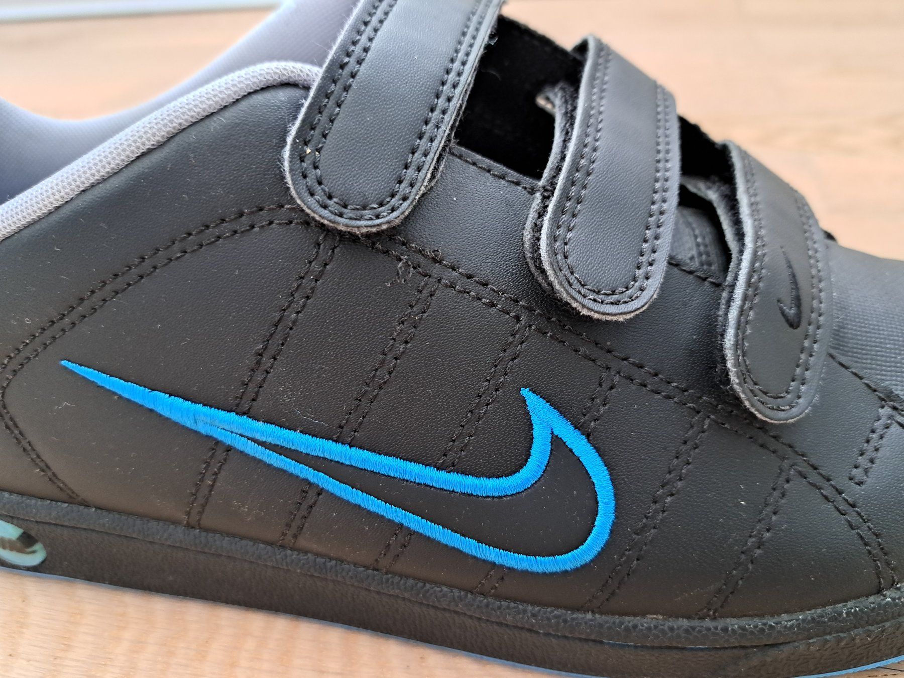 Nike Scarpe da uomo: neue Nike Echt-Leder Sneaker Gr. 44 /US 10 – Nuovo (secondo la descrizione) da Zürich venduto da jenxx 2