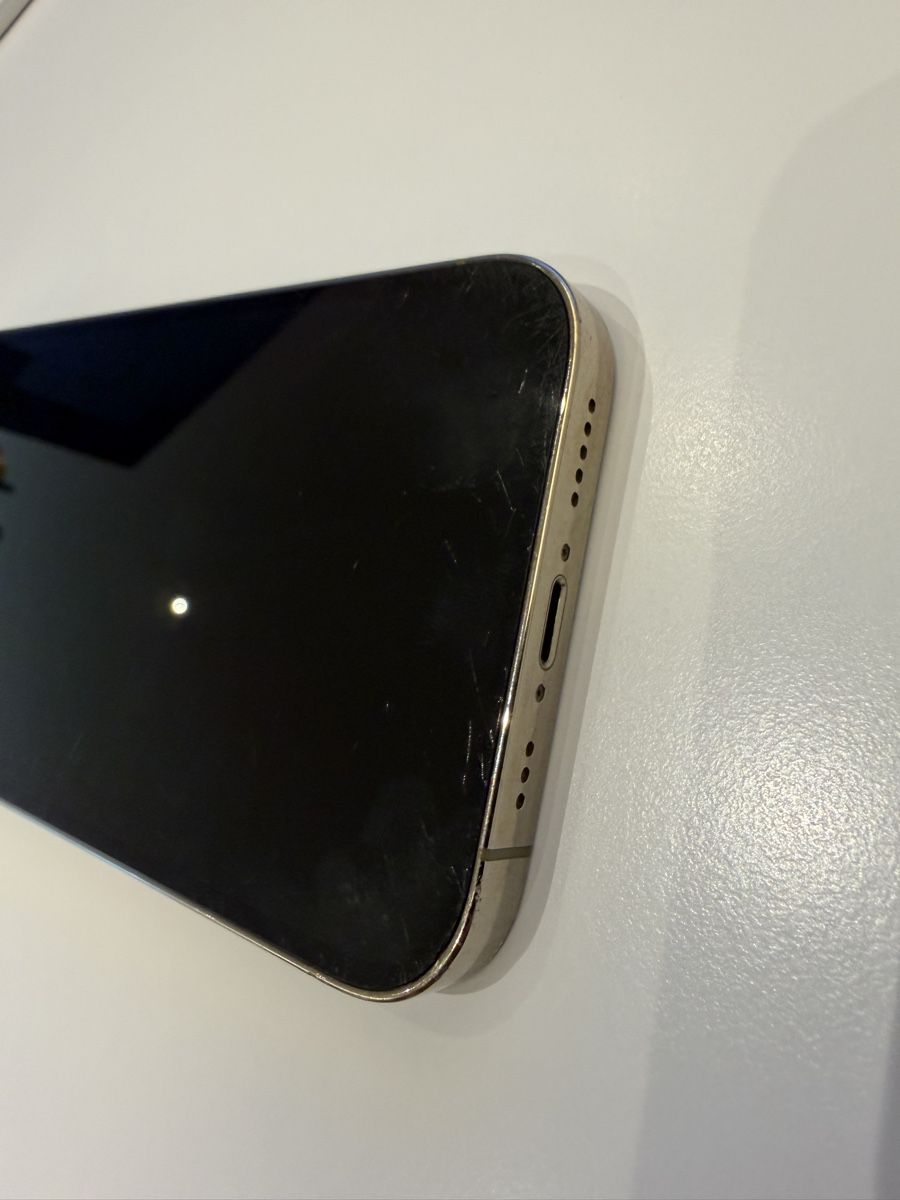 Apple Handys / Smartphones: iPhone 14 Pro Gold mit Schaden / 256Gb – Gebraucht aus Arbon von Herbfo 8