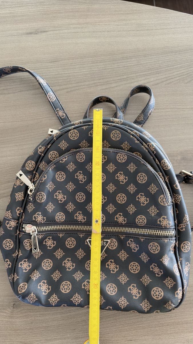 Guess Zaini: Sac à dos Guess – Usato da Fey venduto da trips.68 3