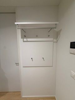 Guardaroba: Garderobe mit Rückwand – Usato da Frauenfeld venduto da Phil.E 2