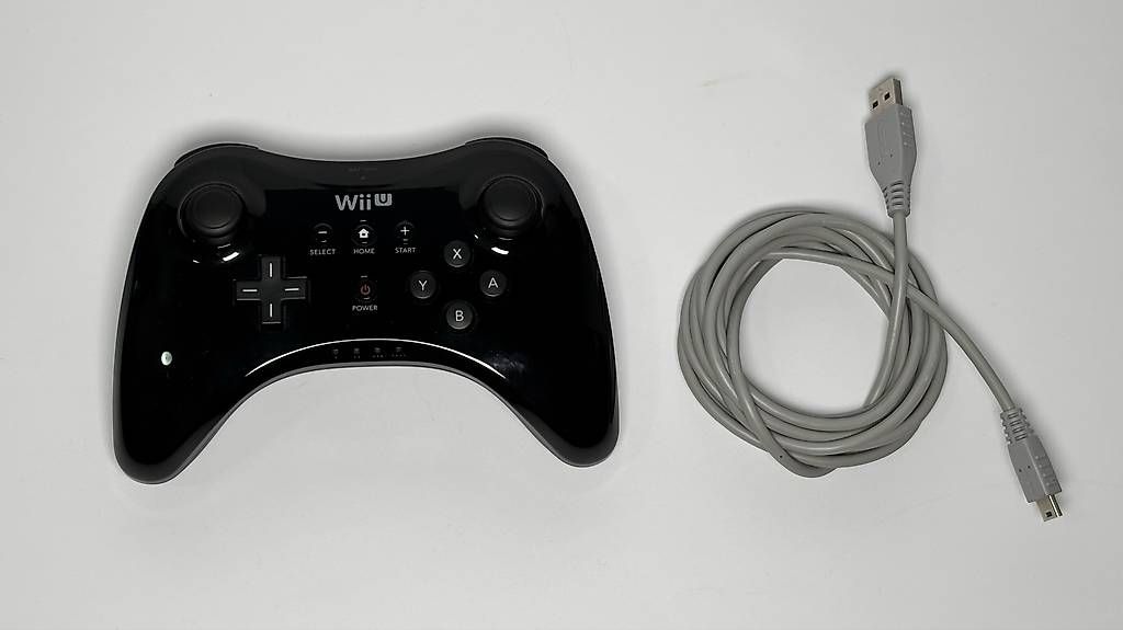 Nintendo Controller: Wii U Pro Controller con caricatore - Nintendo – Gebraucht aus Gordola von kar_gy5g