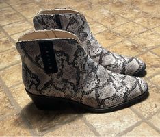 Stivaletti Clarks fantasia pitone - Taglia 40/40.5-Autunno