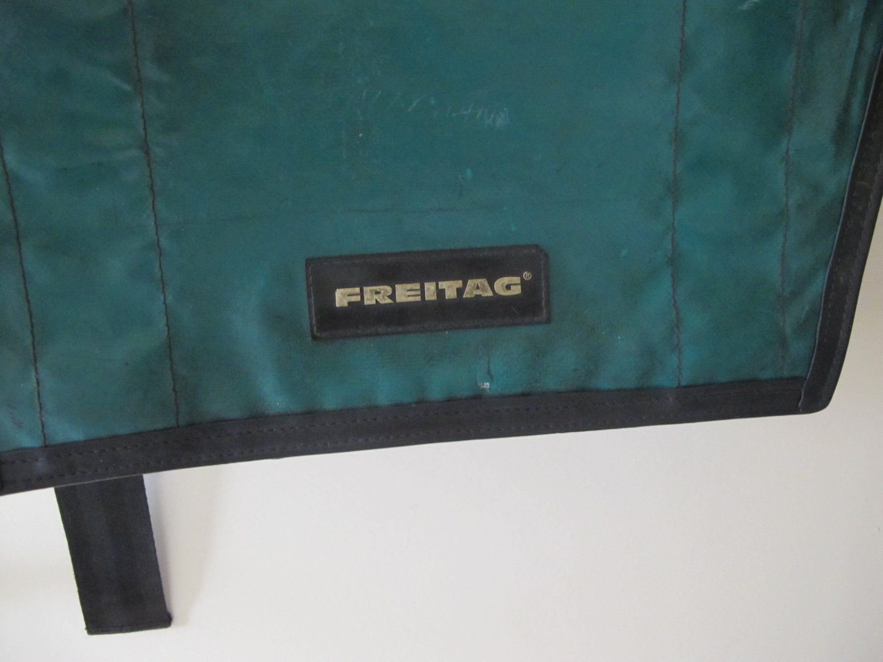Freitag Taschen: Freitag Grosse Umhängetasche Farbe Grün – Gebraucht aus Altnau von LinaAuktion 2