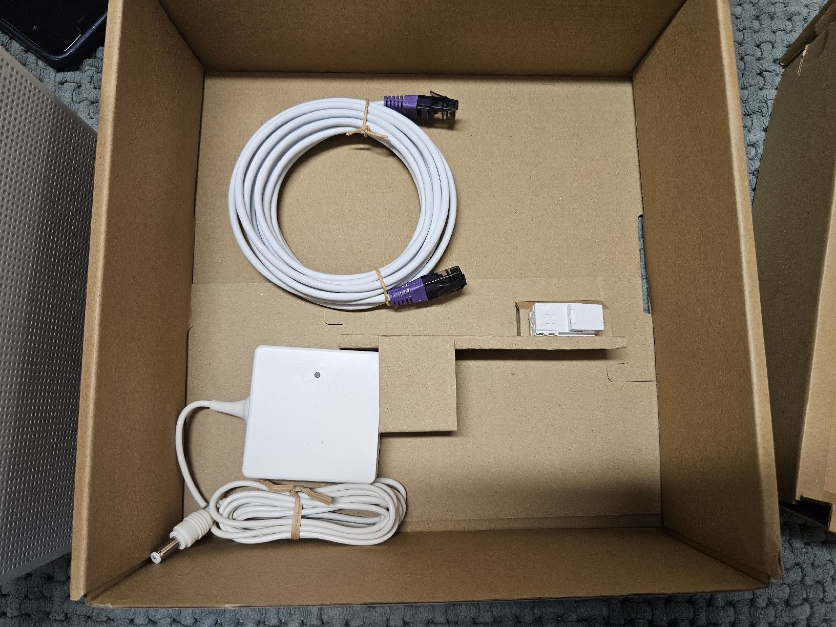 Swisscom Modems & Router: Swisscom Internet-Box 5 – Gebraucht aus Reinach AG von Irina_g00 3