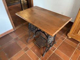 Singer Nähmaschinentisch-Gestell /Tisch (Abholung im Tessin)