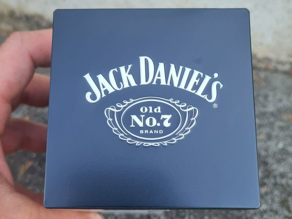 Jack Daniels Spiritueux: Blechdose / Dose / Jack Daniel's / Whisky / Schwarz-Weiss – D'occasion à Safenwil par Husqi2000 4
