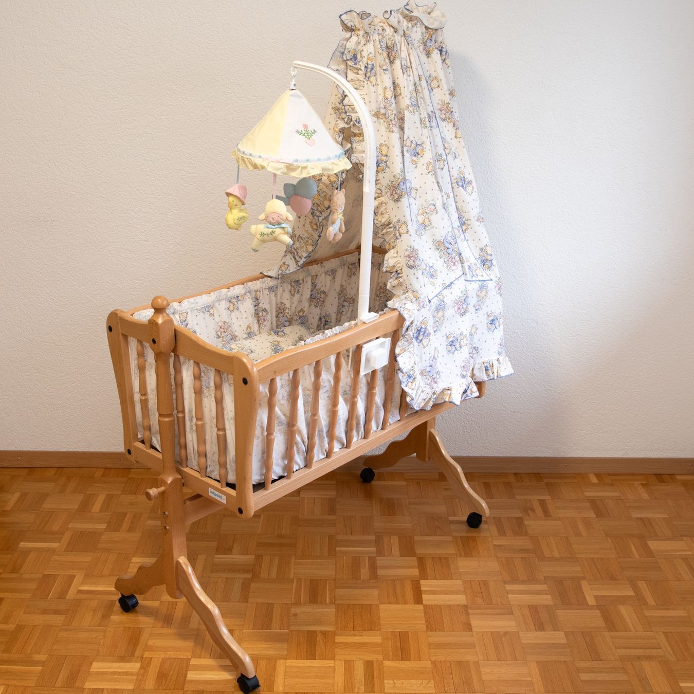 Wippen & Schaukeln: Babybett / Babywiege – Gebraucht aus Unterengstringen von Imperia 1