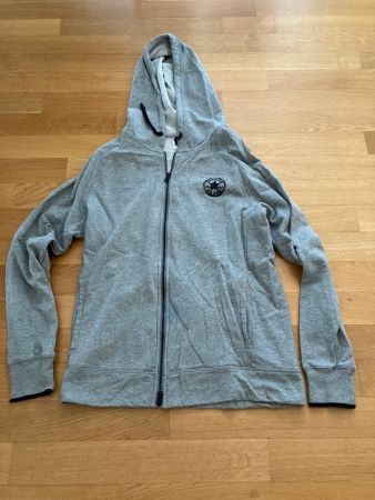 (E) Converse Jacke S