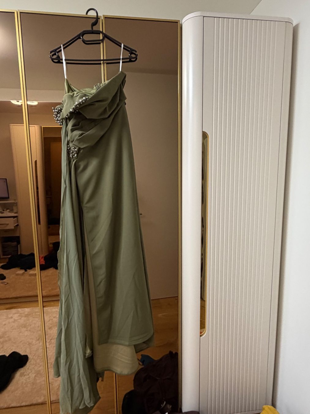 Vestiti: Abendkleid olive Grösse M mit Perlen – Nuovo (secondo la descrizione) da Bülach venduto da egz_nrn5 1