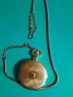 Mechanische Taschenuhr mit Kette zu verkaufen.