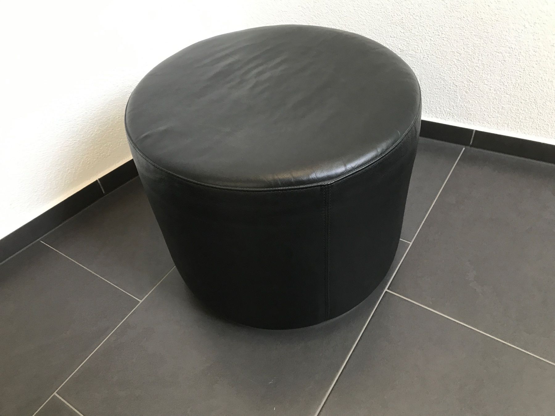 Sgabelli: Edler Leder Sitzhocker schwarz- Rund – Usato da Sirnach venduto da rfe_yx6v 1