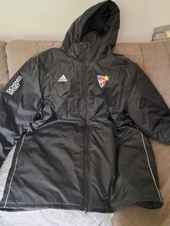 Schwarze Adidas Winterjacke FC Wettingen Grösse 2XL, gut ...