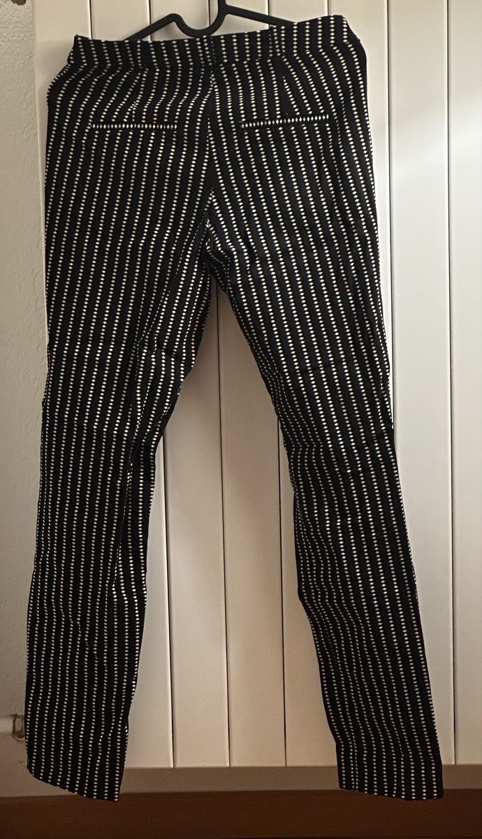 Mango Pantalons: Black Trousers with Geometric Pattern  – D'occasion à Zürich par man_x9fj 1