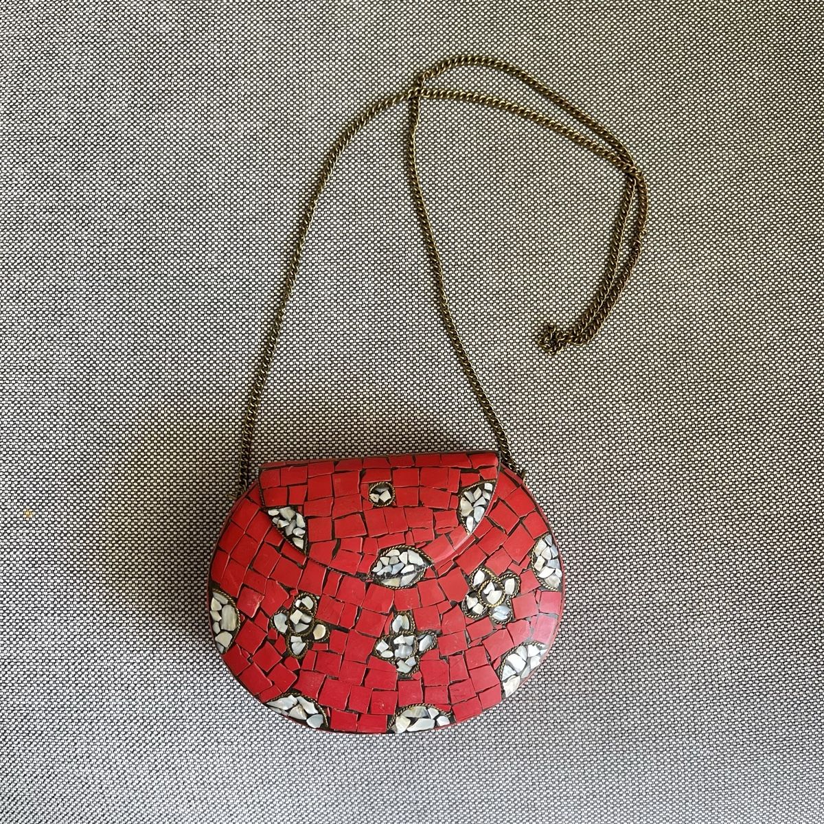 Borse: Rote Mosaik-Tasche mit Kette – Einzigartig – Nuovo (secondo la descrizione) da Bern venduto da dek_7bjd