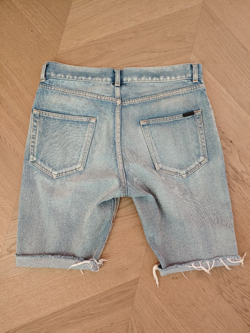Saint Laurent Jeans: SAINT LAURENT Denim Shorts lang – Nuovo (secondo la descrizione) da Erlenbach ZH venduto da nlh 6