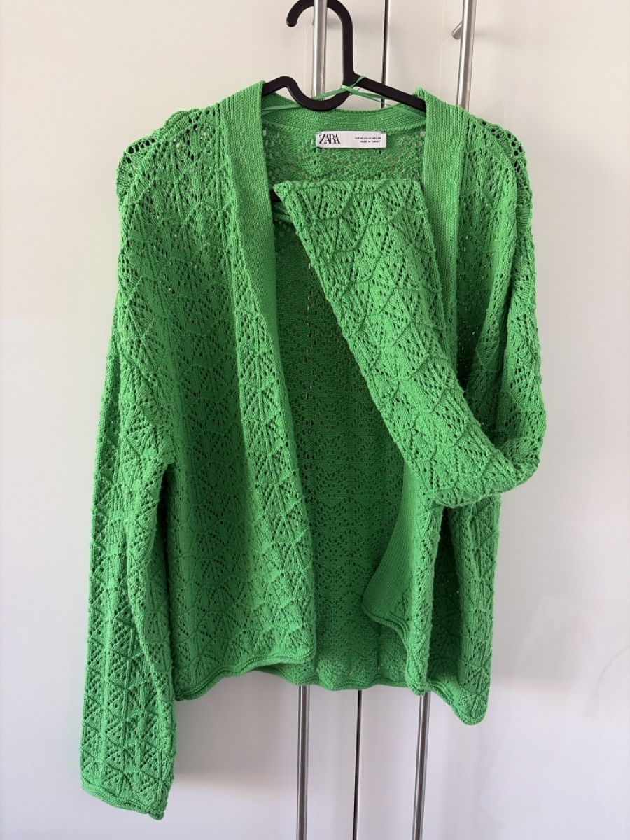 Zara Vestes: Cardigan ZARA green size M – D'occasion à Zürich par cme_ft9l