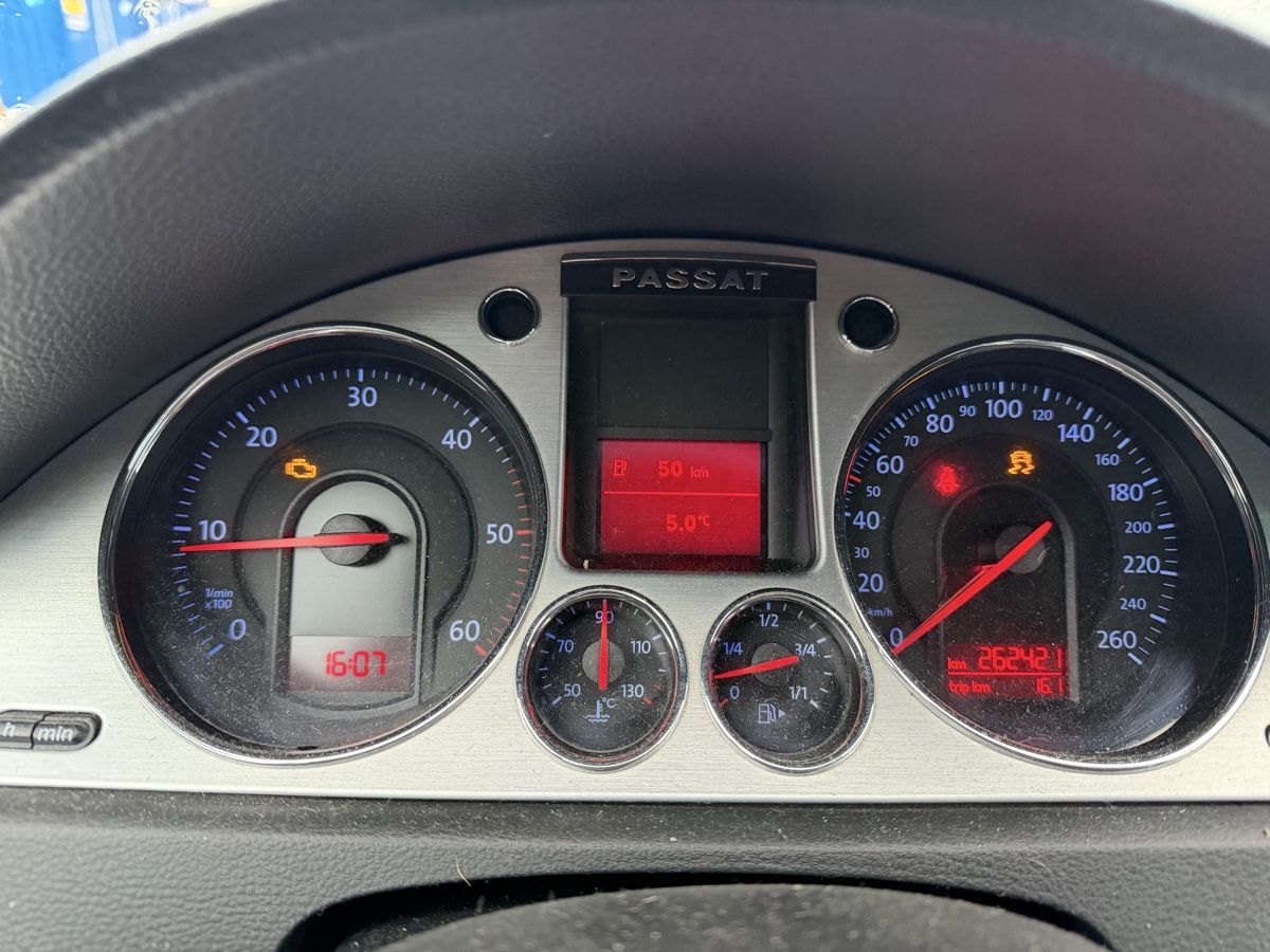 VW Automobili: VW Passat 2.0  Diesel Variant 4Motion – Usato da Mollis venduto da BSL10 5