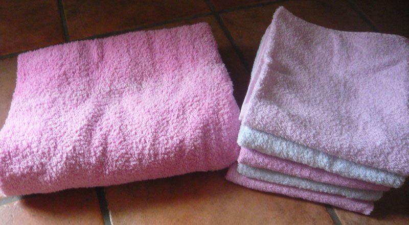 Teli da bagno: 6 Handtücher – Usato da Ruggell venduto da Dolce9 1