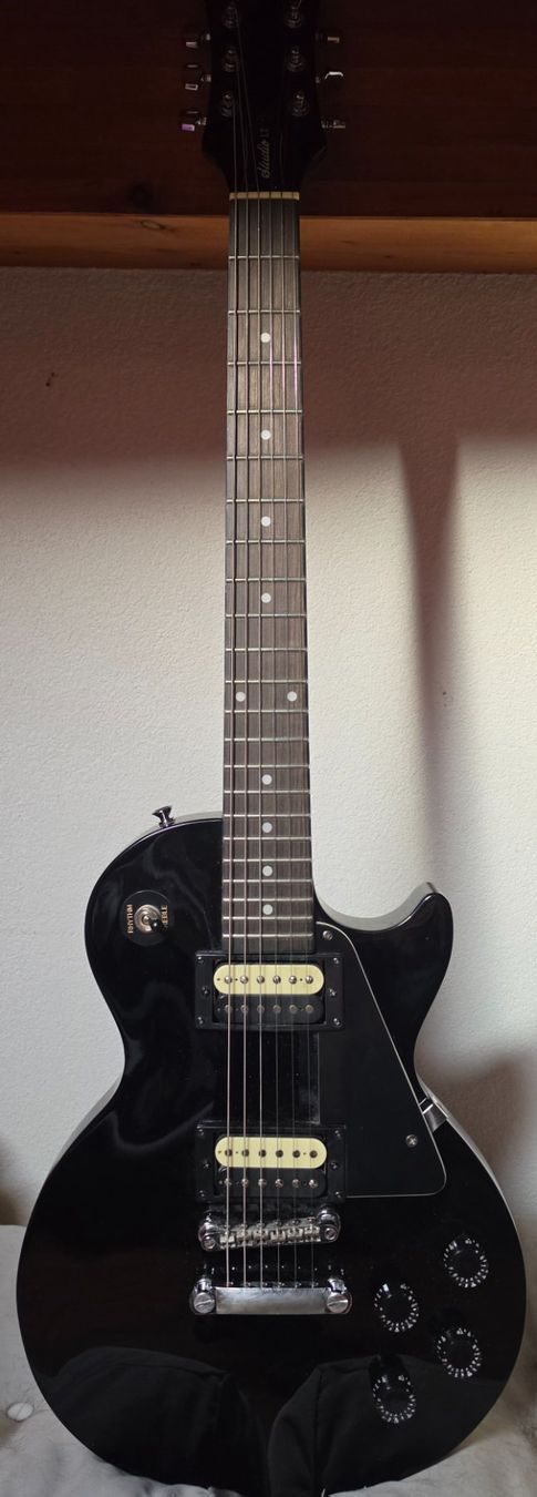Epiphone Strumenti musicali: GUITARE Epiphone LesPaul – Usato da Prez-vers-Siviriez venduto da GiovanniTenaglia 1
