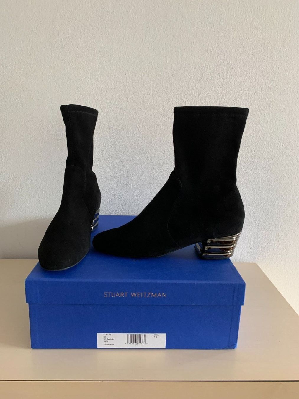 Stuart Weitzman Scarpe da donna: STUART WEITZMAN: OVP - Schwarze Wildleder-Stiefelette, 37,5 – Nuovo (secondo la descrizione) da Luzern venduto da designluzern 1