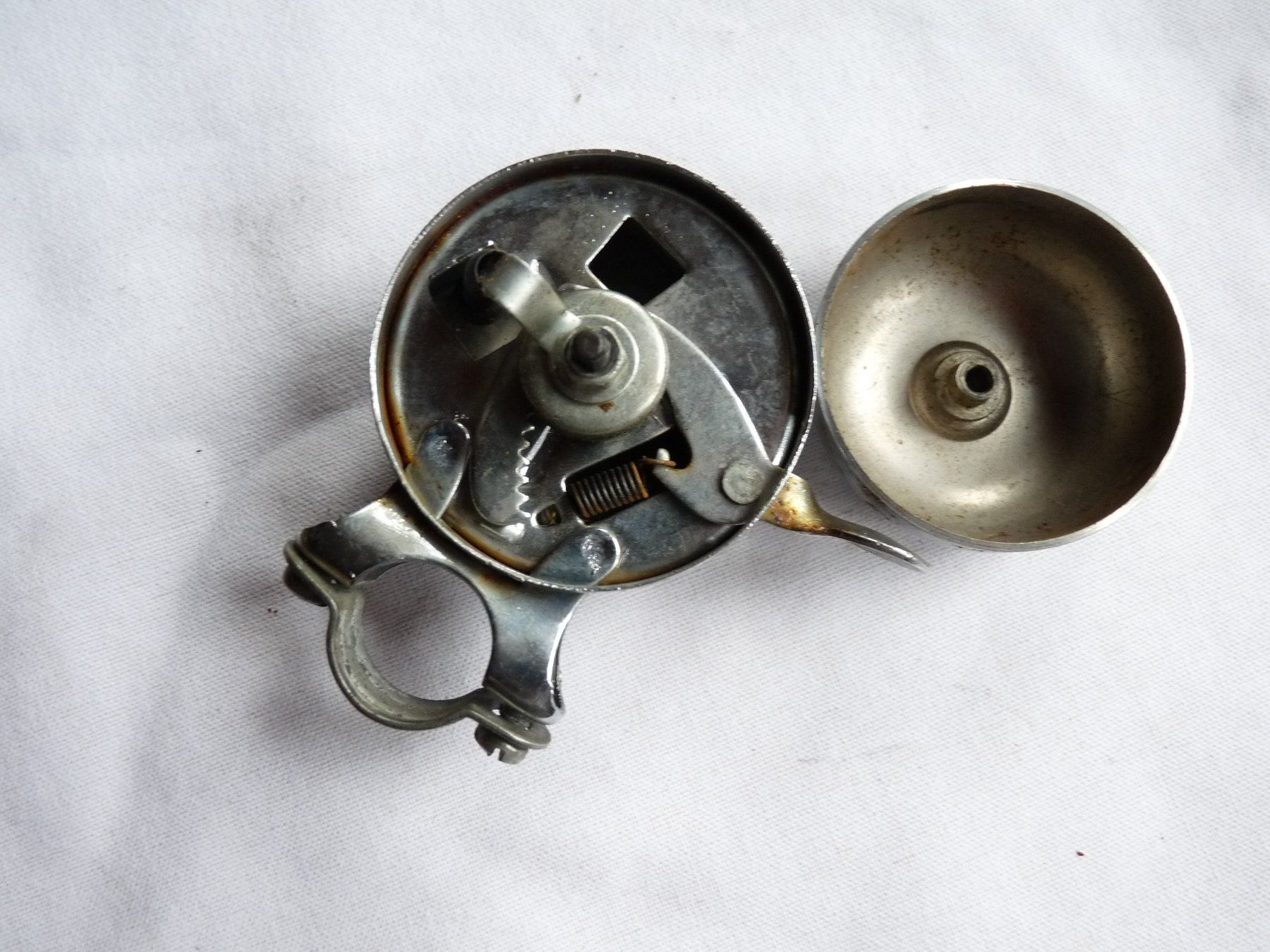 Mofa-Ersatzteile: Doppel Glocke aus altem dickem Chrom – Gebraucht aus huttwil von Pakora 4
