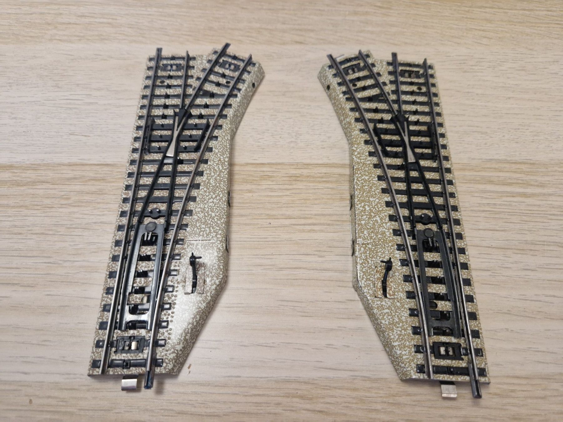 Märklin Modellini di ferrovie: Märklin 5221 Weichenpaar H0 – Usato da St-Aubin-Sauges venduto da tantome 1