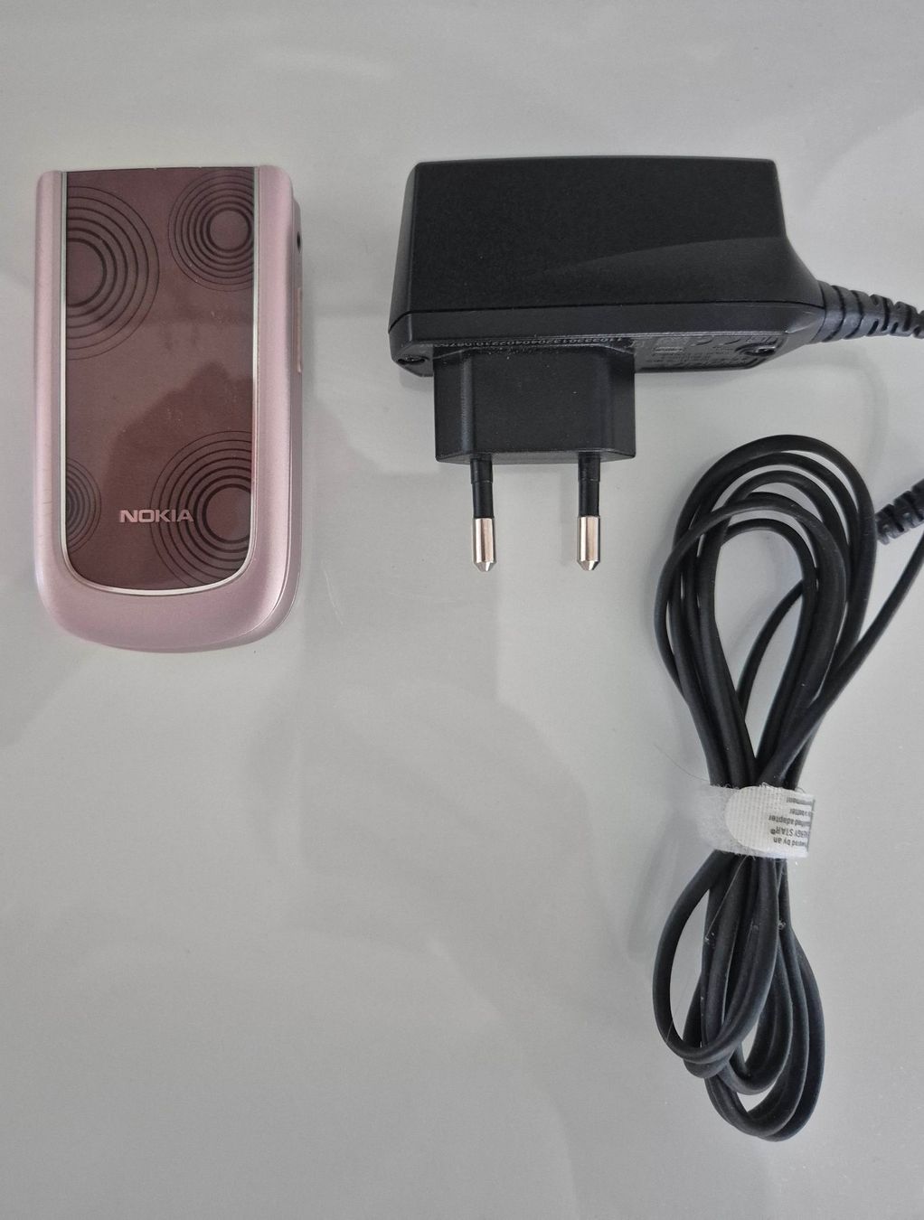 Nokia Telefoni cellulari / Smartphones: KLAPPNOKIA 3710 FOLD PHONE mit KABEL – Usato da Algetshausen venduto da Engel-99