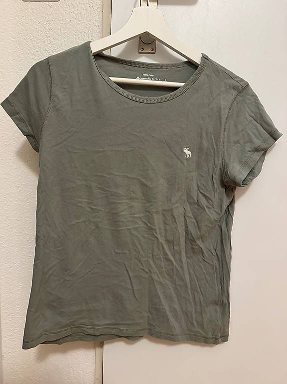 Maglioni & Felpe: Abercrombie 3xPullover/2x Shirt Grösse M – Usato da Pfäffikon SZ venduto da Melanie335 3