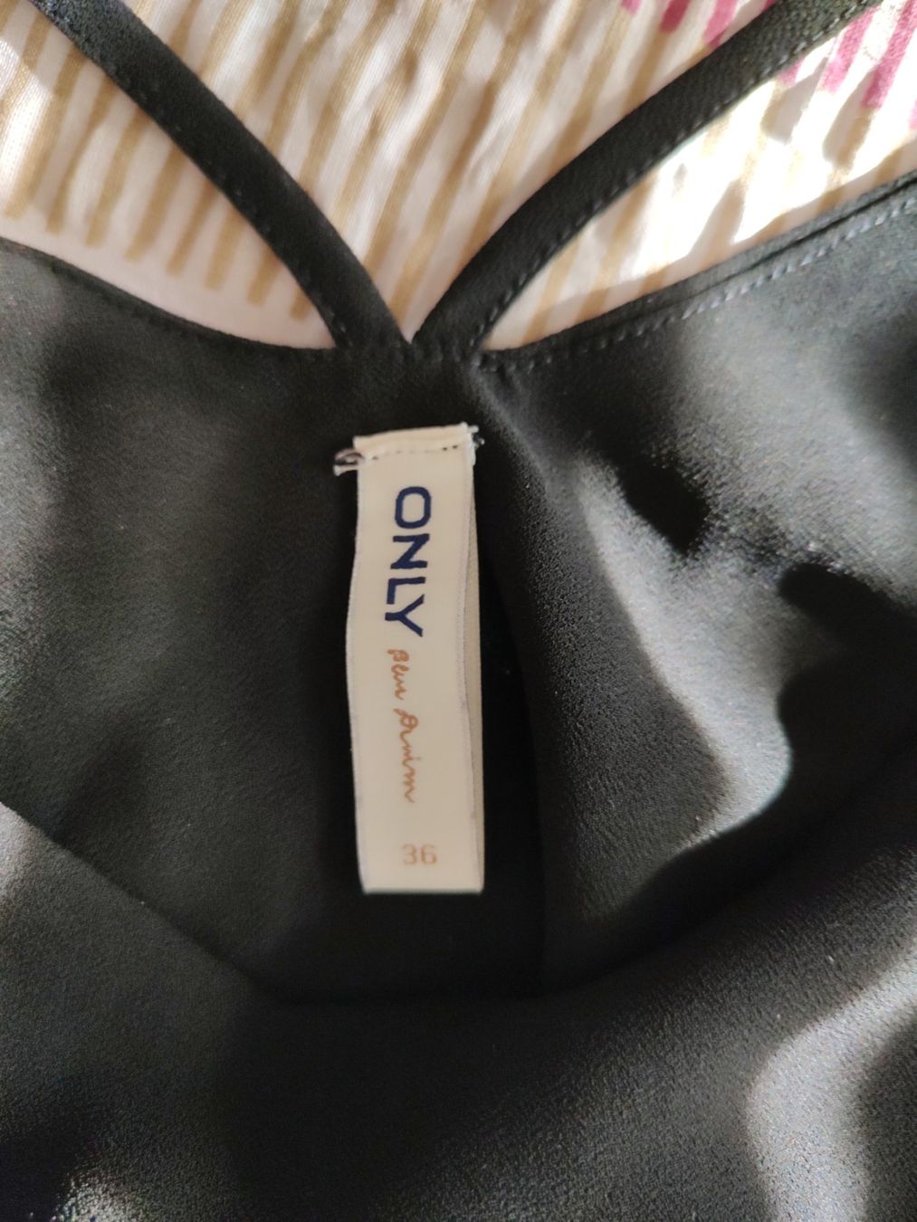 Only Top: Débardeur noir Only, taille 36 - comme neuf – Usato da Marin-Epagnier venduto da Ebt99