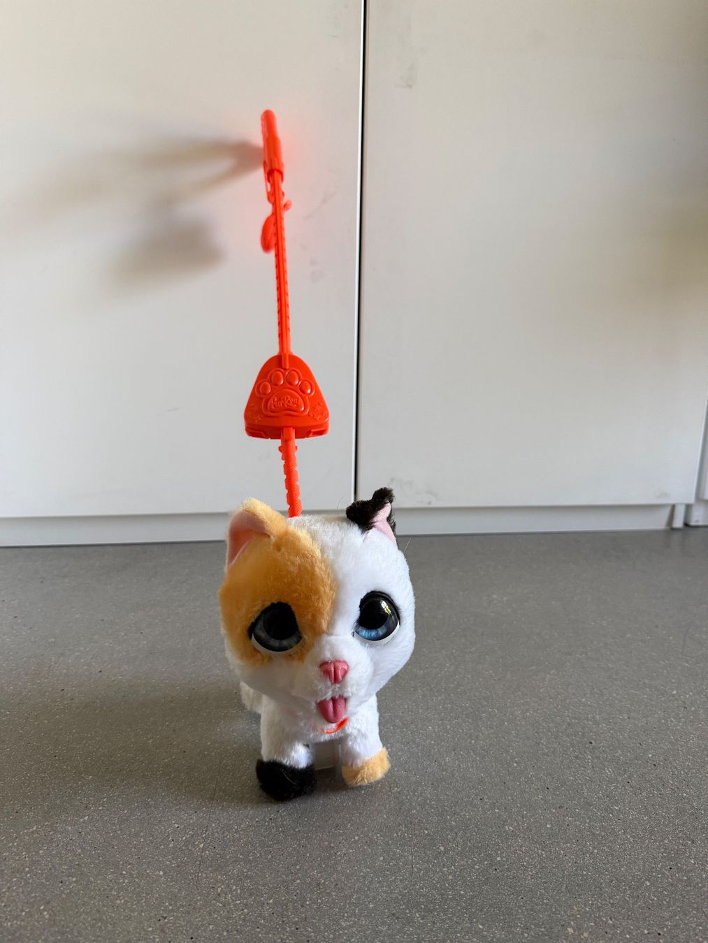 FurReal Spielzeuge: FurReal Katze mit Leine und Leckeri – Gebraucht aus Bern von Werahiko