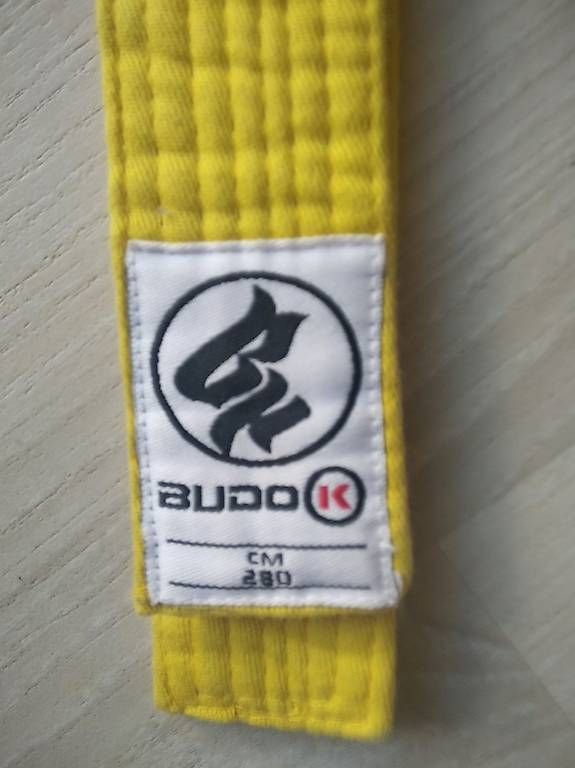 Lotti & Set di vestiti: Karate Kampfsport Kleider Anzüge Kinder – Usato da Buus venduto da rot01 2