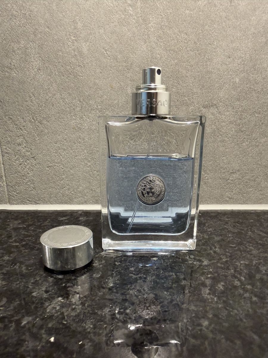 Versace Parfums & Eau de Toilette: Parfum Versace eau de toilette flacon – D'occasion à Morges par PiCK1 1