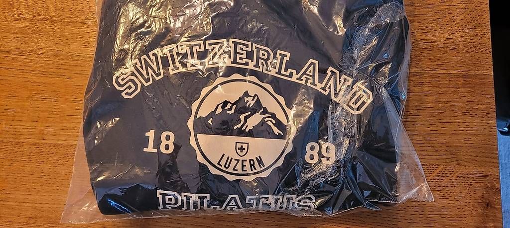 Maglioni & Felpe: Kapuzenpullover French Navy Neu – Nuovo e nell'imballaggio originale da Hinterkappelen venduto da Betla